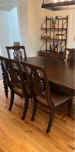 Dining Table & 6-Chair Set