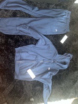 small navy blue alo sweatsuit