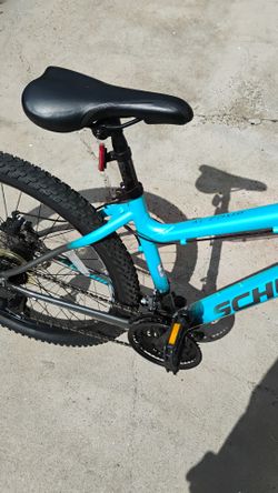 Schwinn 27.5 
 bicycle