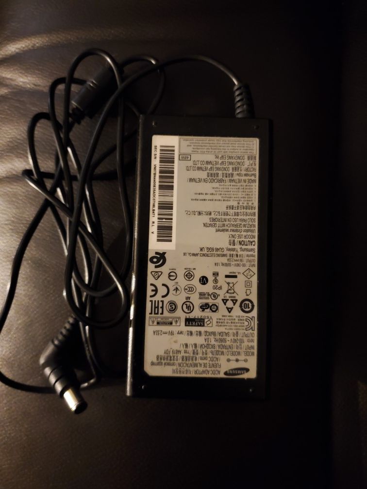 Samsung acdc adaptor19v 2.53amp 48w