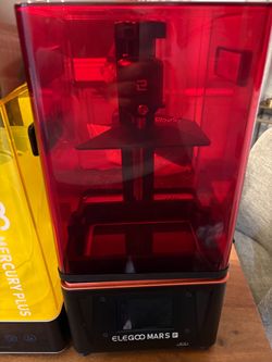 Elegoo Mars Pro 3d resin printer and Cure Station