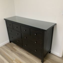 Dresser Black With Glass Top