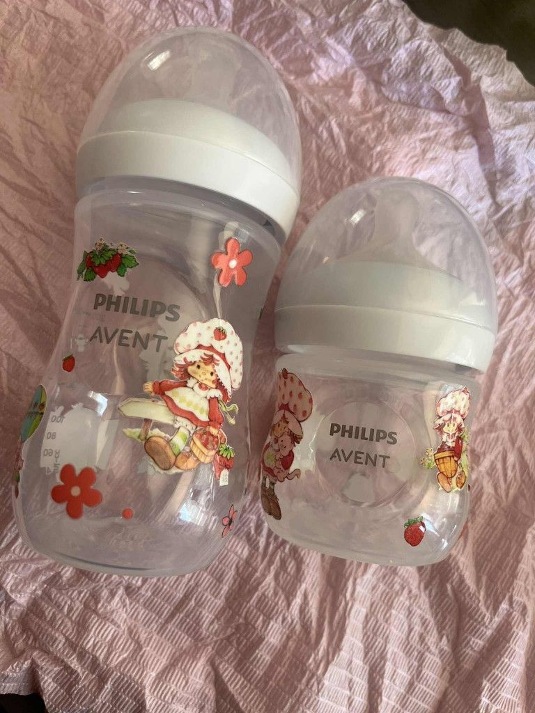 baby bottles and cups