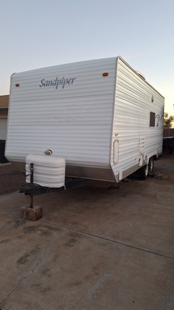 18 Ft SANDPIPER Camper Hauler