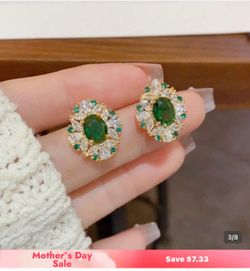 Green Stone women’s Earrings!!!!