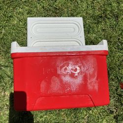 Small igloo Good Condition 