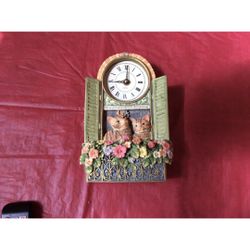  Ceramic cat Wall Clock