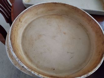 Pampered Chef Glazed Round Baker