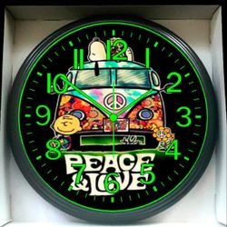60 70s Retro Hippie VW Volkswagen Kombi Bus Snoopy And Woodstock Garage Shop Glow In The Dark Wall Clock New!