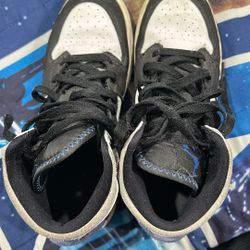 Jordan 1 Mid Size 5.5