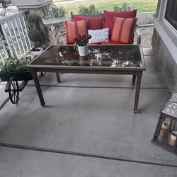 Bay Mont patio table