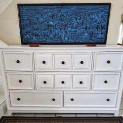 SOLID WOOD DRESSER 8 DRAWERS DELIVERY AVAILABLE 