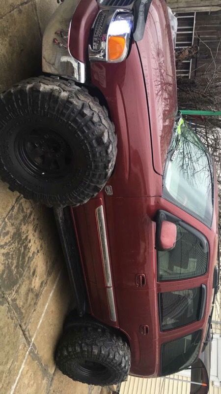 Mud tires 38in with 8 lug rims