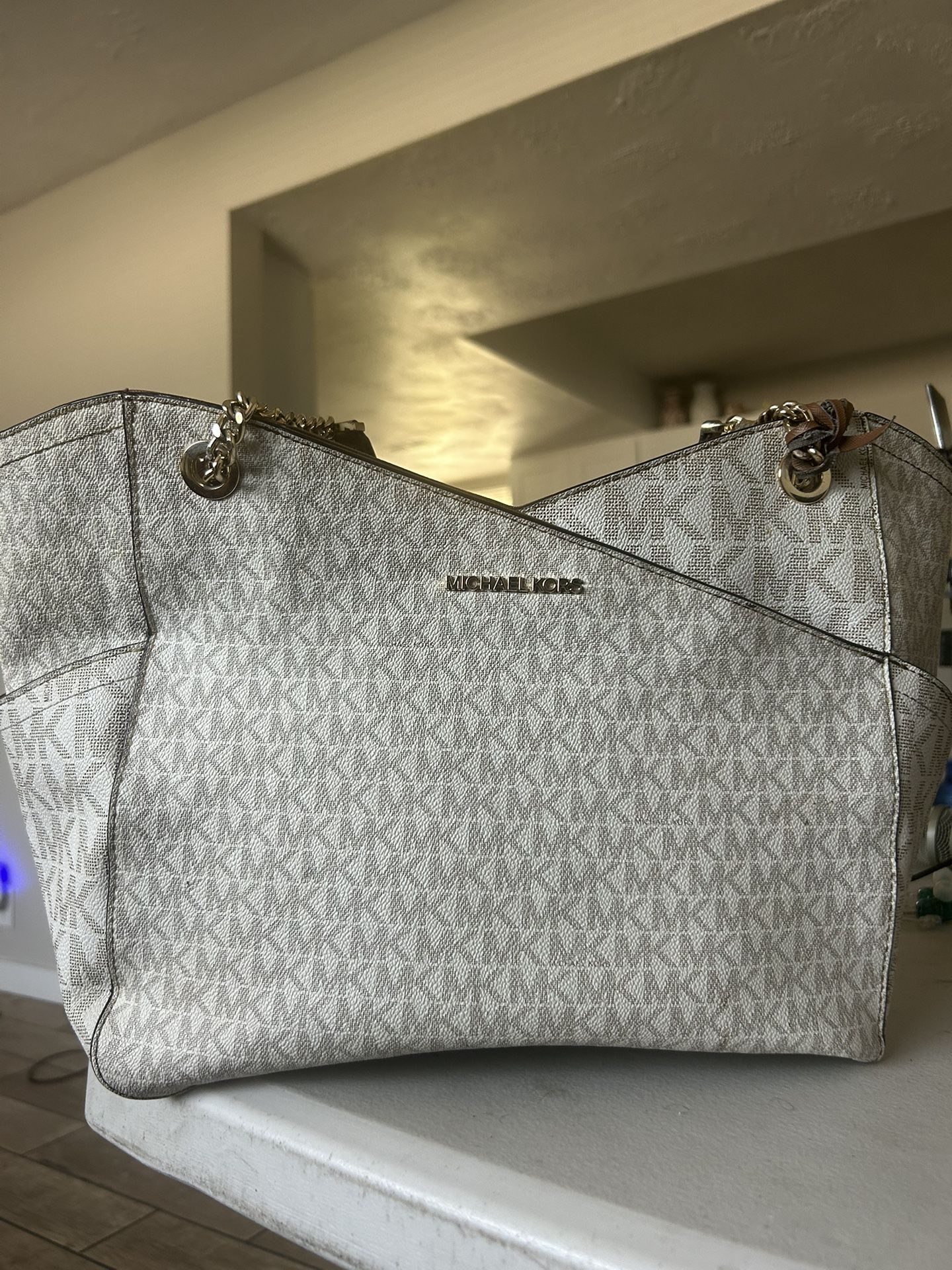 Micheal Kors Purse