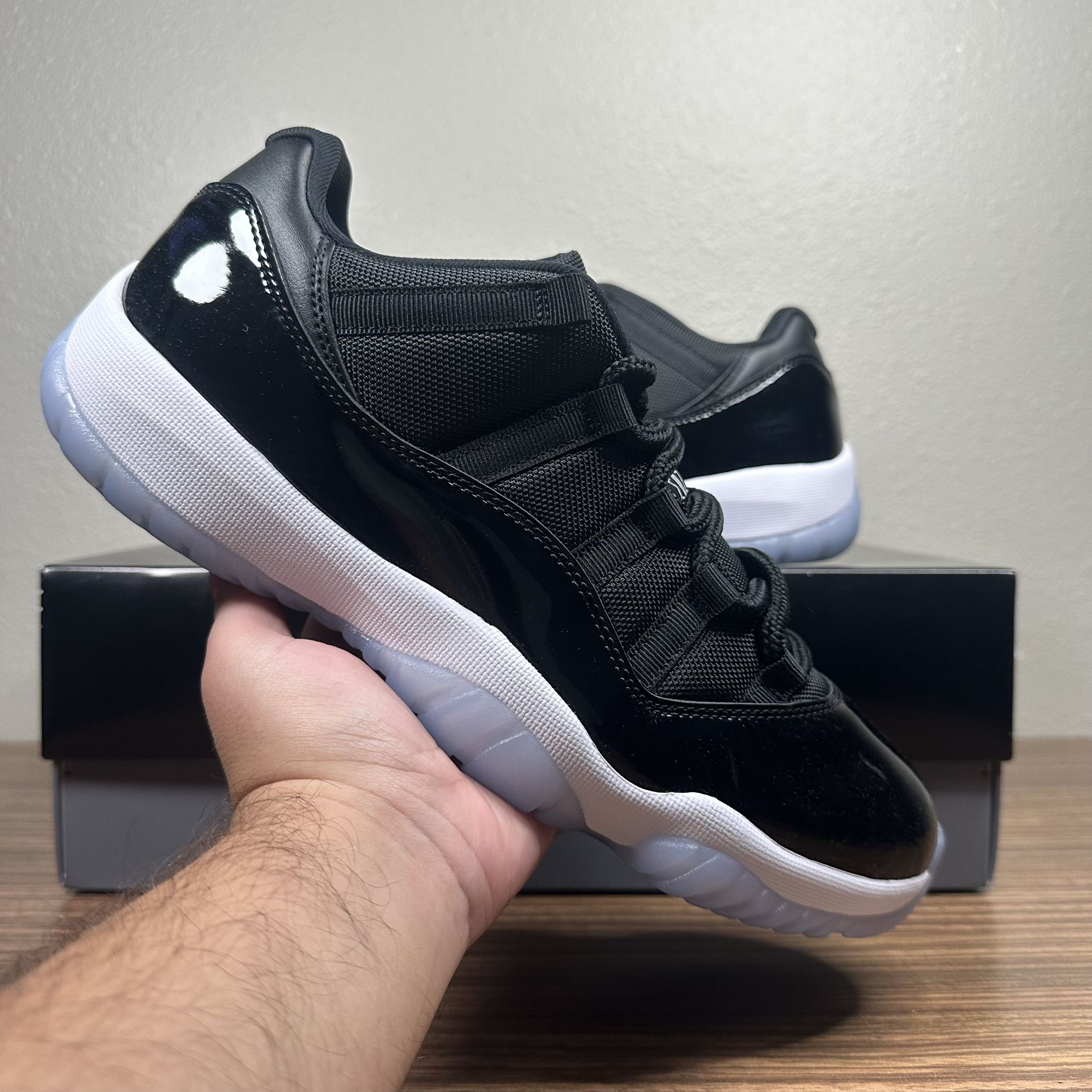 Jordan 11 Low Space Jam 