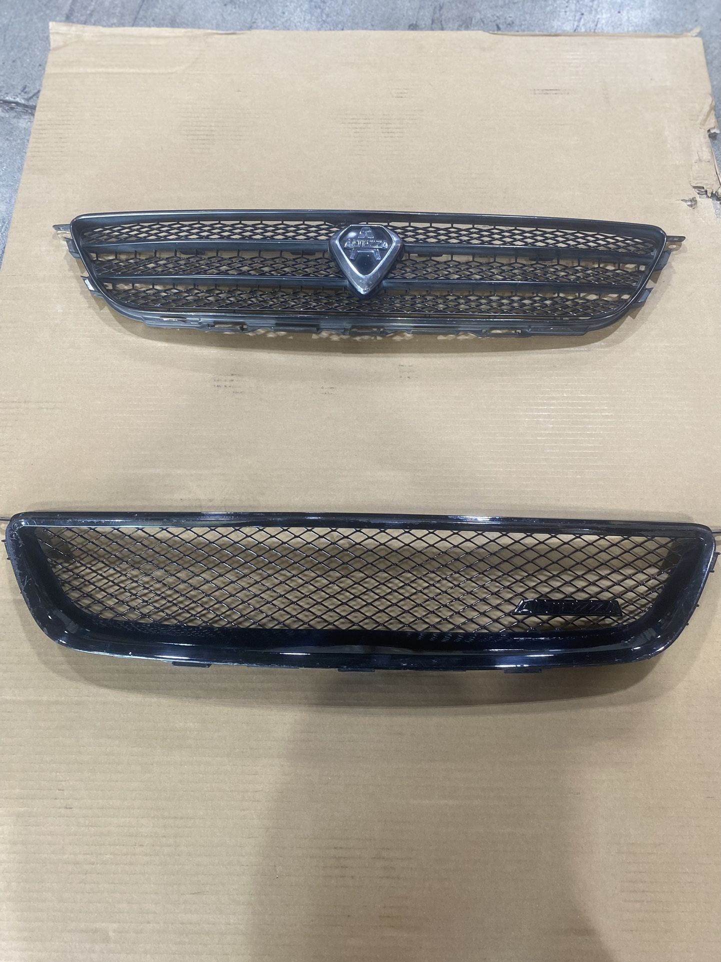 Lexus Is300 Altezza Gita Genuine & Altezza Mesh Grill