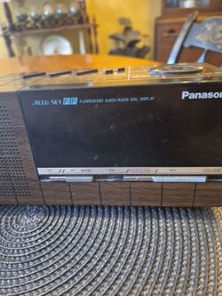 Panasonic a m f m clock radio