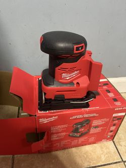 Milwaukee M18™ Orbital 1/4 Sheet Sander