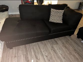 🚚 MOVING SALE – Sectional Couch + Ottoman – $400 OBO 🛋️