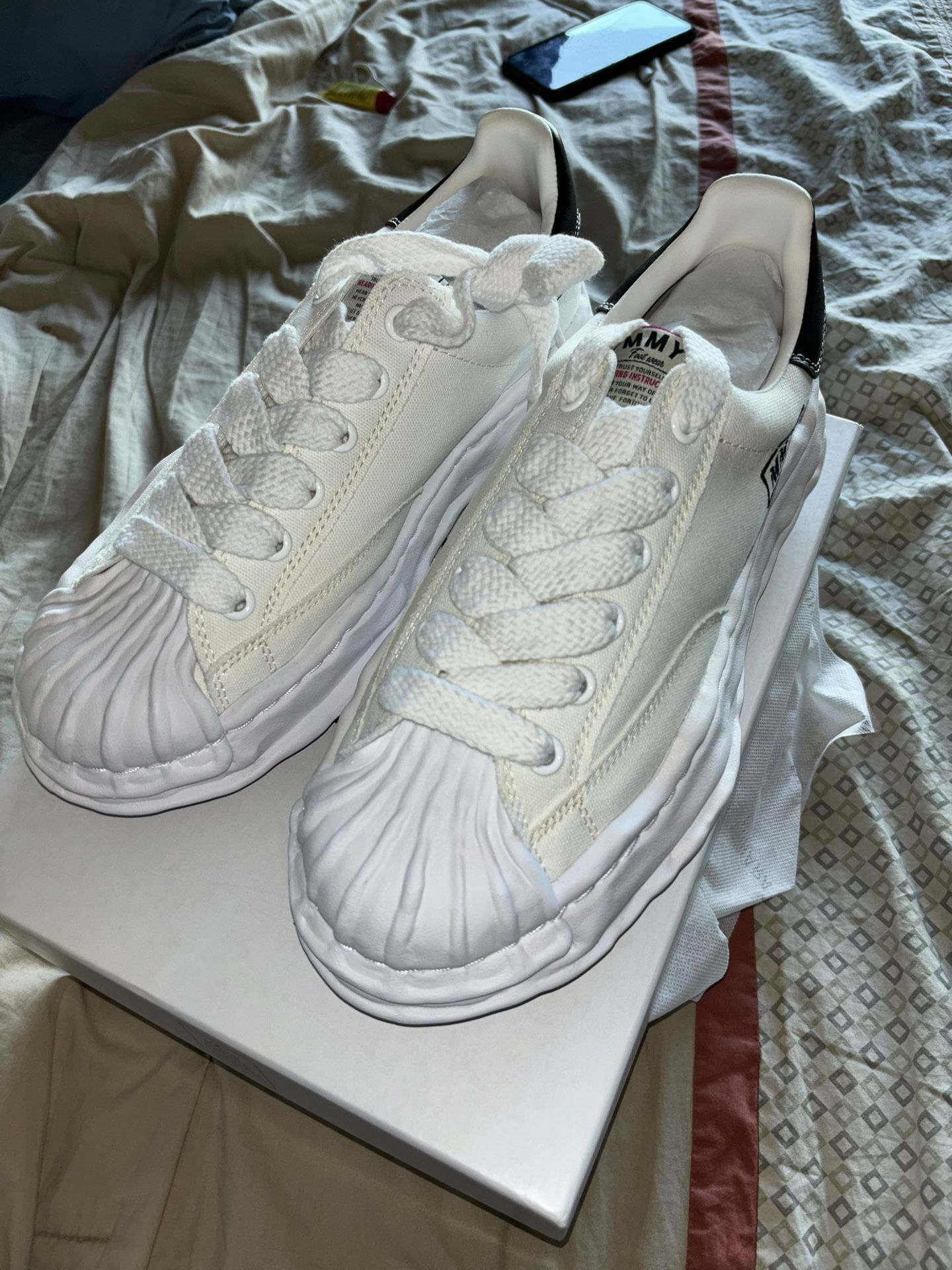 MAISON MIHARA YASUHIRO BLAKEY ORIGINAL LOW TOP SHELL TOE SNEAKER