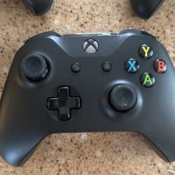 Xbox One Controllers