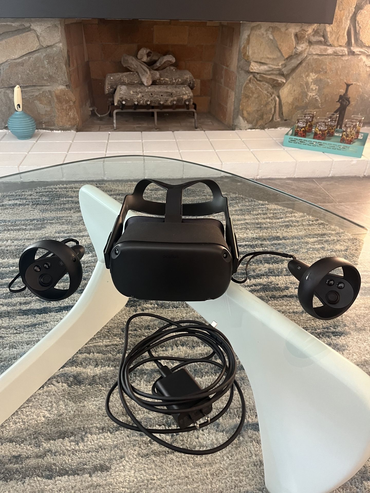 Oculus Quest, Gray | Practically Brand New, With Carry Case