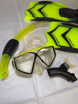 U.S. Divers Hydroflex Snorkeling Set with Carrying Pouch