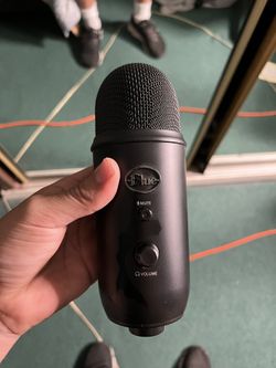 BLUE YETI MIC