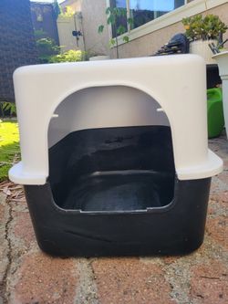 Cat litter box