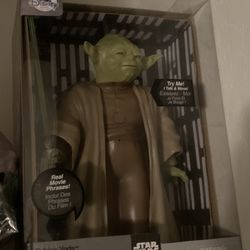 Brand New!! Disney Collection Rare Limited YODA Talking Action Figure with Lightsaber – Star Wars