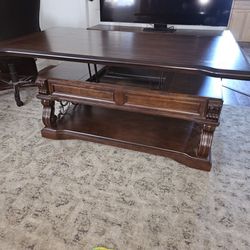 Traditional Lift Top Coffee Table