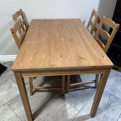 IKEA Dining Table With 4 Chairs 