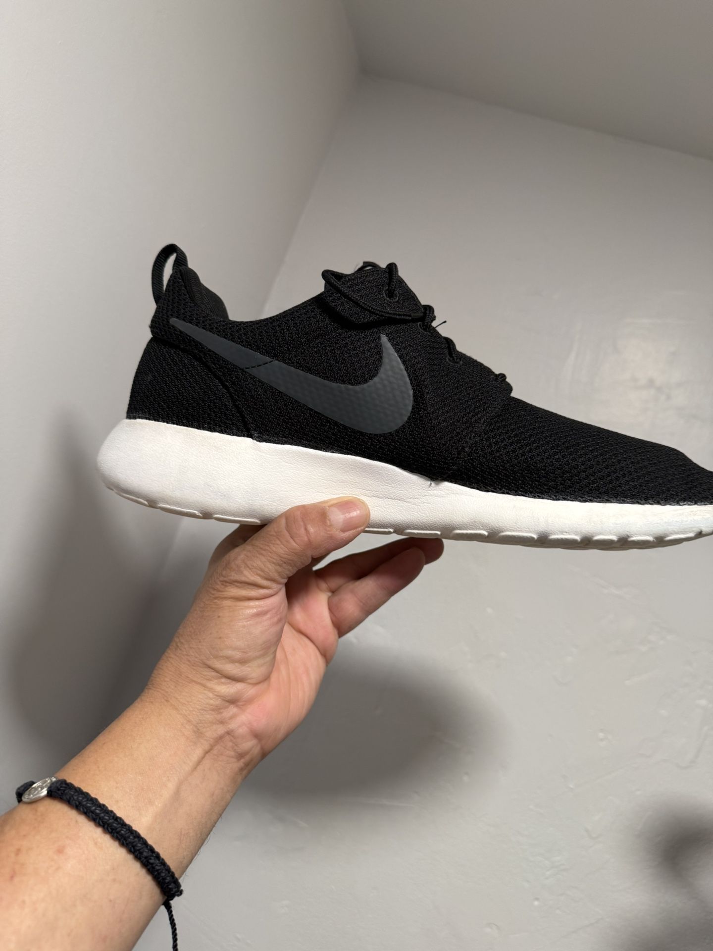 Nike Tennis Shoes Size 10.5