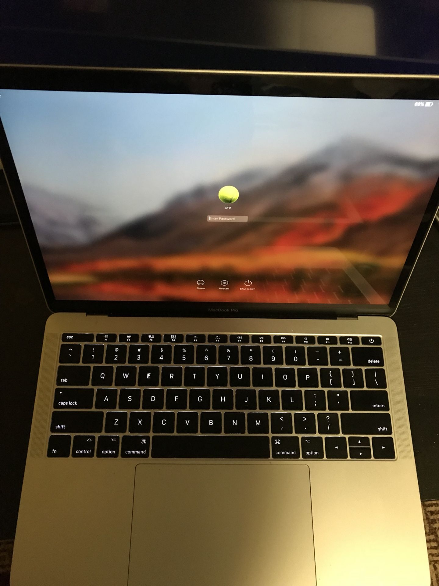 MacBook Pro 13inch 2017 8gb ram 128gb ssd