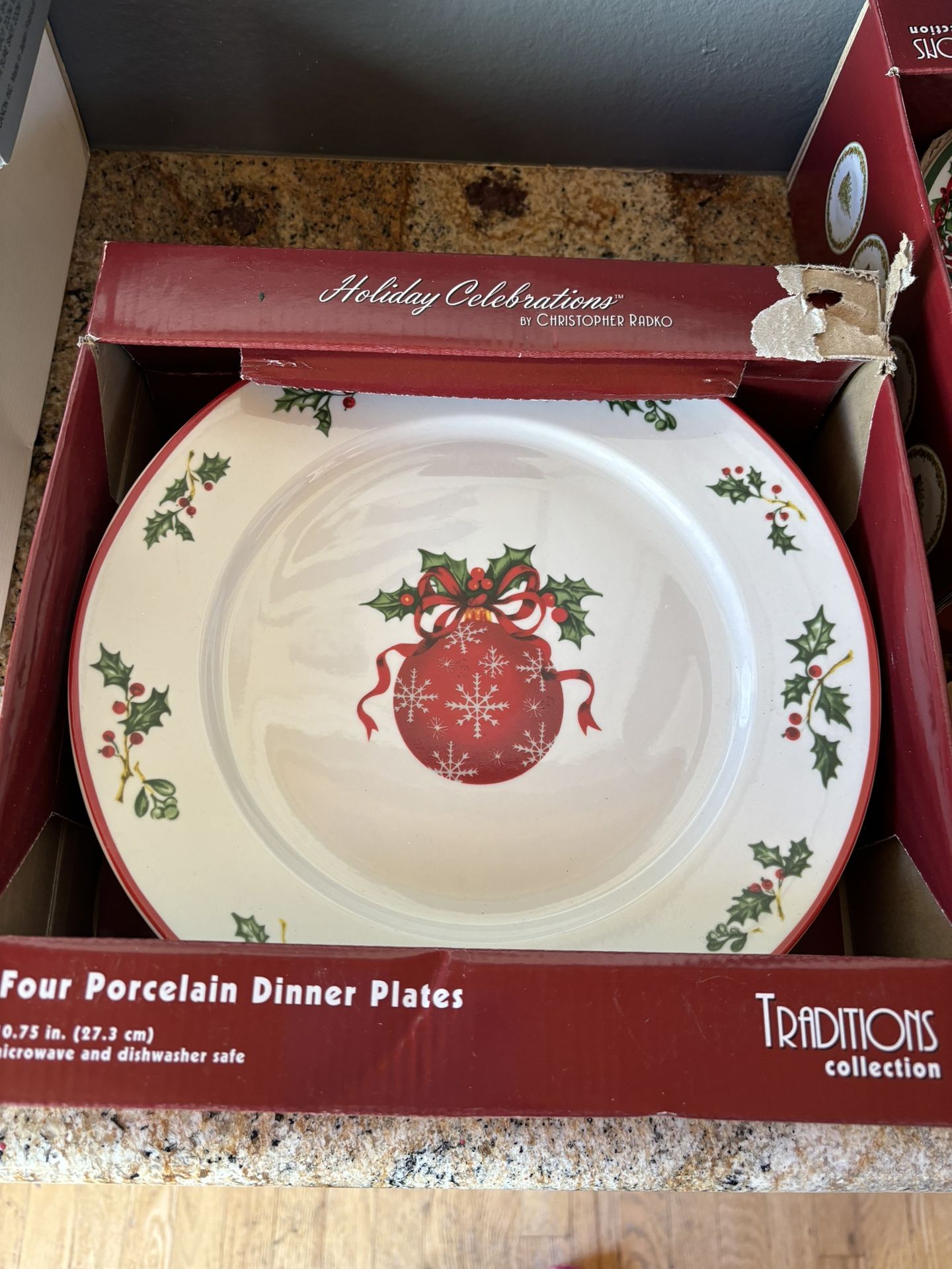 Christopher Radko NWT Set Of 4 10.5” Christmas Dinner Plates 