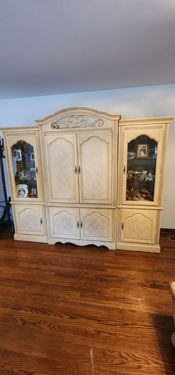 Tv Entertainment Section Very Good Condition