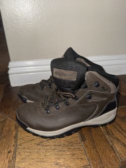 Hiking boots 