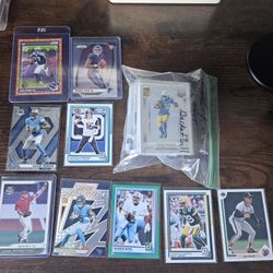 Sports Cards Mixed Lot: Football, Basketball, Baseball $10