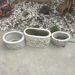 Ornate plant pots set