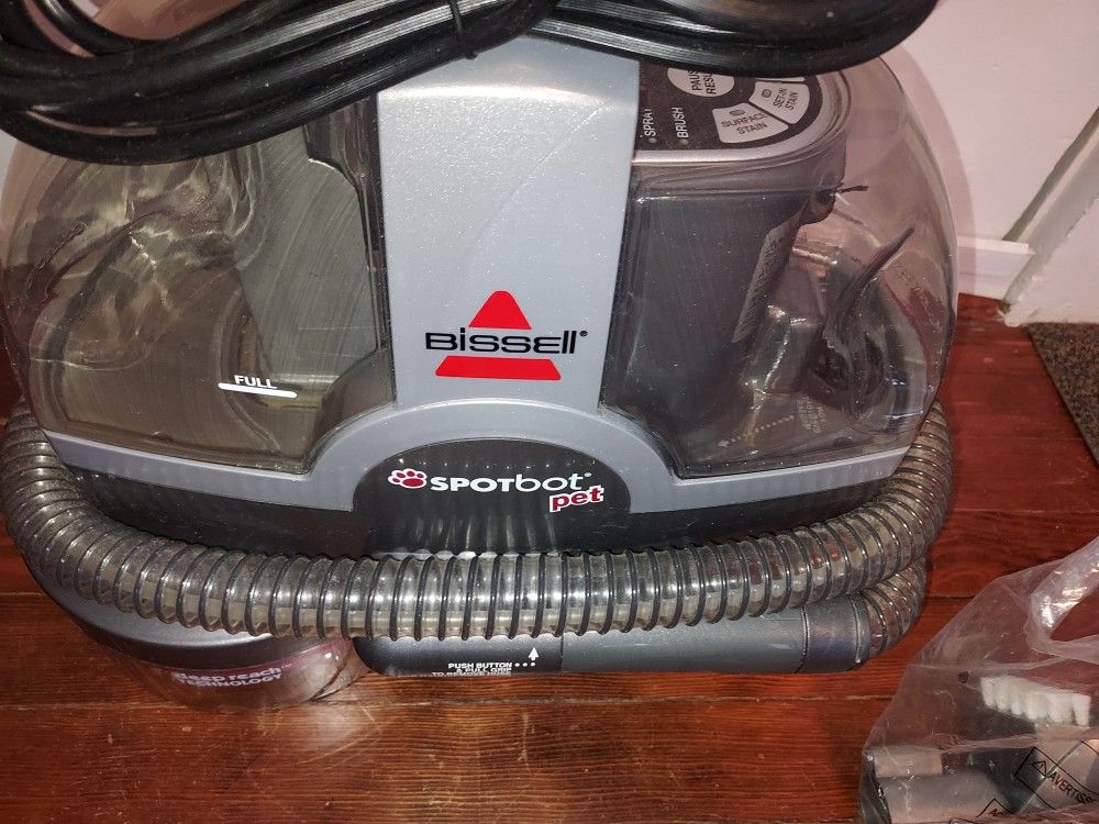 Bissell SpotBot Pet Plus Model 33NB, 78RS, BRAND NEW NEVER USED Complete Unit With Manual Pick Up In Forest Park, IL 60130 Shipping Available
