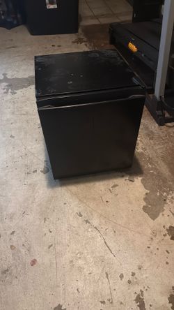 Mini fridge