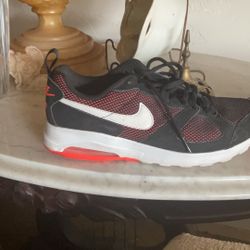 Women’sNIKE Black White Fluorescent
