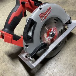 Circular Saw Brushless 7 1/4 MILWAUKEE M18  ( Tool Only)