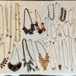 Necklaces and Chokers Pre-owned