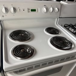 Ge Electric Stove With 90 Day Warranty 