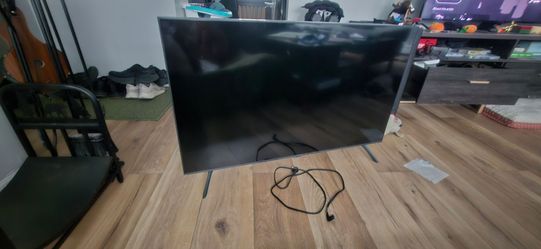 Samsung TV model UN43CU7000B