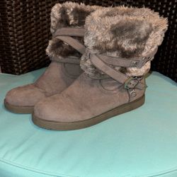 Guess Snow Boots- Faux