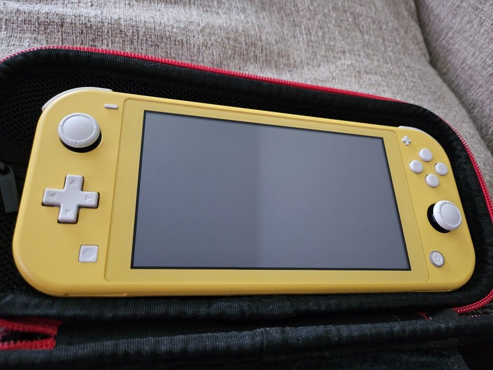 Yellow Nintendo Switch Lite 💛 