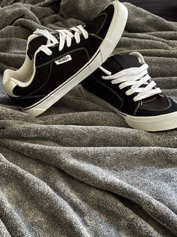 Brand new men’s vans size 13