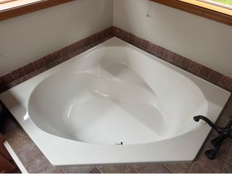 Corner Soaking Tub